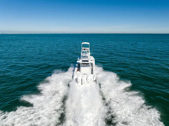 Slide: The Image of Yellowfin 42 Offshore 2022 - 52