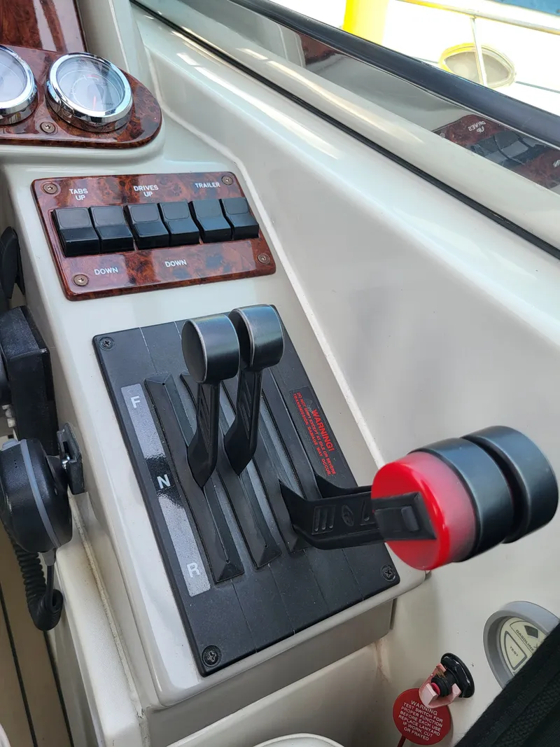 Slide: The Image of Control console of a 2005 Formula 370 Super Sport boat. - 25