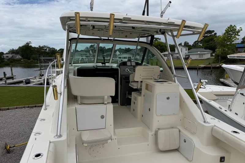 Slide: The Image of Pursuit OS 335 Offshore 2008 - 11