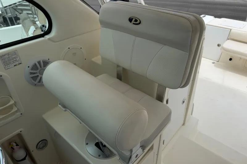 Slide: The Image of Pursuit OS 335 Offshore 2008 - 21