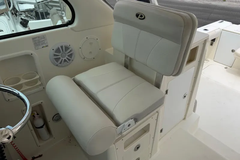 Slide: The Image of Pursuit OS 335 Offshore 2008 - 22