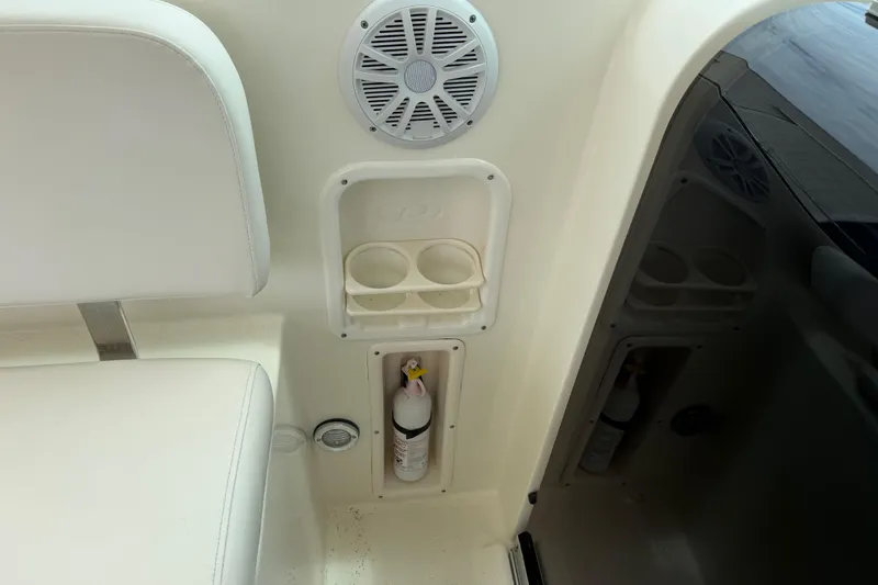 Slide: The Image of Pursuit OS 335 Offshore 2008 - 28
