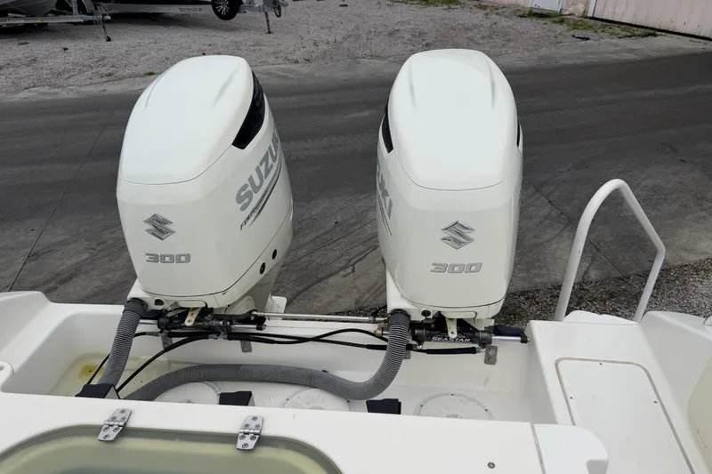 Slide: The Image of Pursuit OS 335 Offshore 2008 - 9