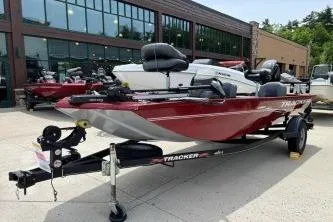 Slide: The Image of Tracker Pro 170 2020 - 2