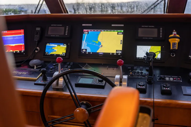 Slide: The Image of Buddy Davis 78 Sportfisherman 2000 - 37