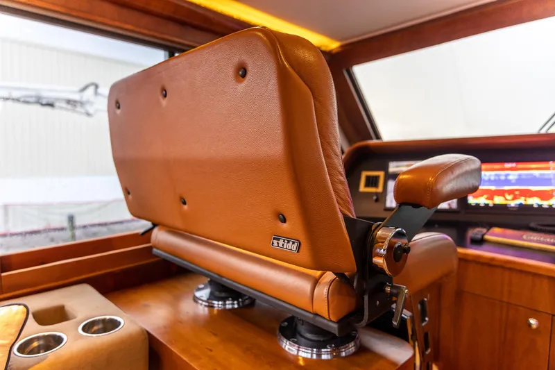 Slide: The Image of Buddy Davis 78 Sportfisherman 2000 - 41