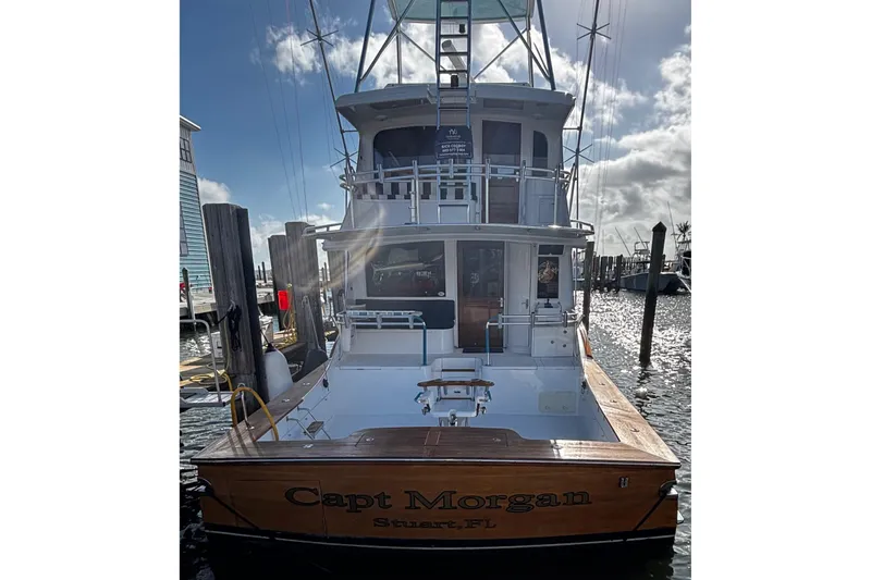 Slide: The Image of Buddy Davis 78 Sportfisherman 2000 - 9