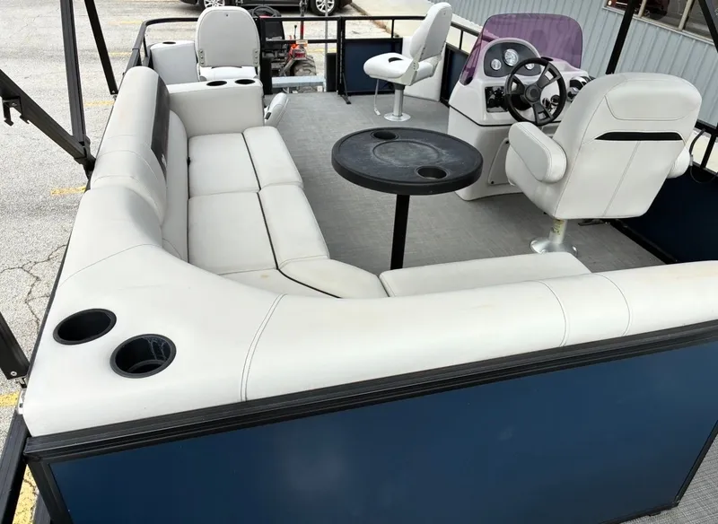 Slide: The Image of Interior of a 2022 Misty Harbor DM20F pontoon boat. - 9
