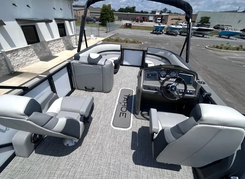 Slide: The Image of Interior of 2025 Tahoe LTZ VRB 23T DX pontoon boat. - 11