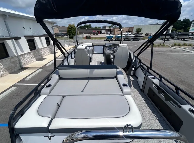 Slide: The Image of Interior view of 2025 Tahoe LTZ VRB 23T DX boat. - 12