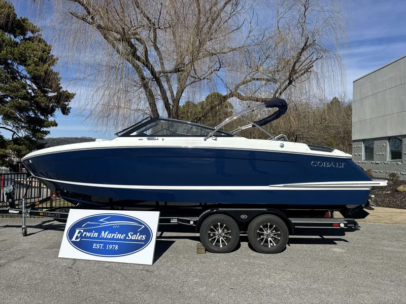 The Image of Cobalt R4 2026 boat displayed at Erwin Marine Sales. - 1