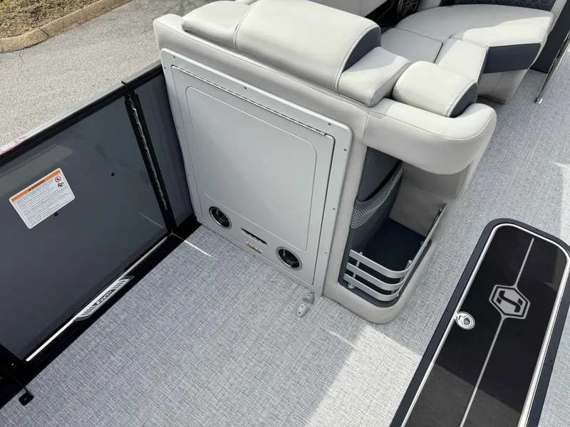 Slide: The Image of Interior of Harris Grand Mariner 230 pontoon boat, model 2025. - 26