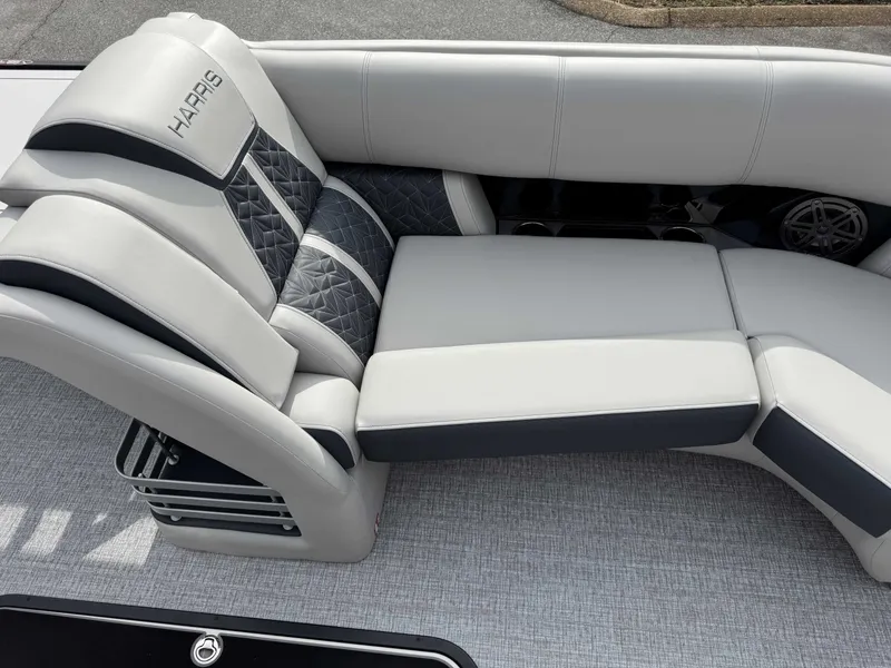 Slide: The Image of Luxurious seating on Harris Grand Mariner 230, 2025 model. - 29