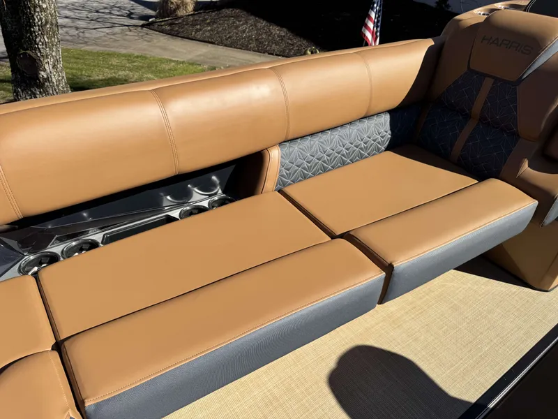 Slide: The Image of Luxurious leather seating in the 2025 Harris Grand Mariner 250. - 31