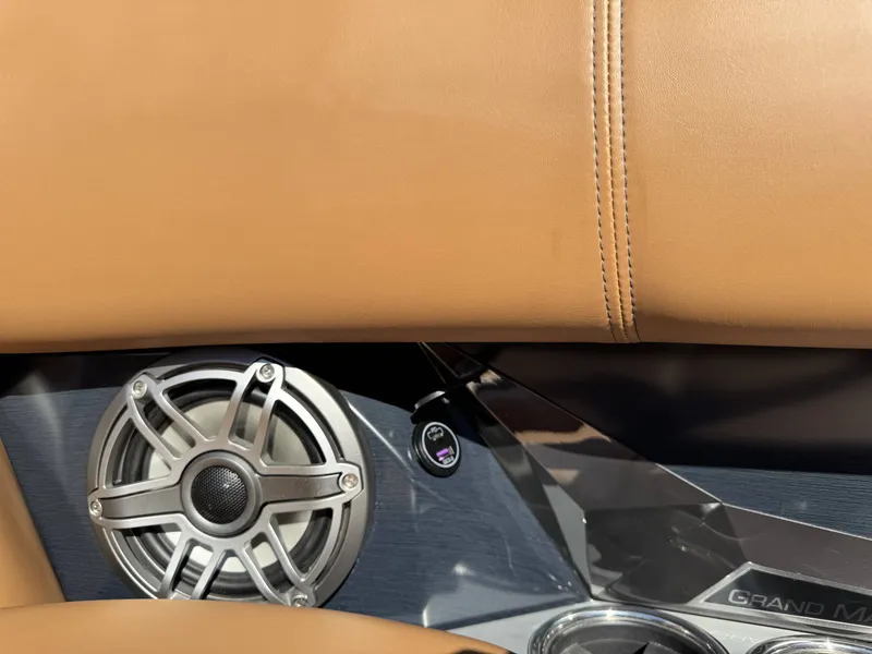 Slide: The Image of Speaker and seat upholstery in Harris Grand Mariner 250, 2025 model. - 33