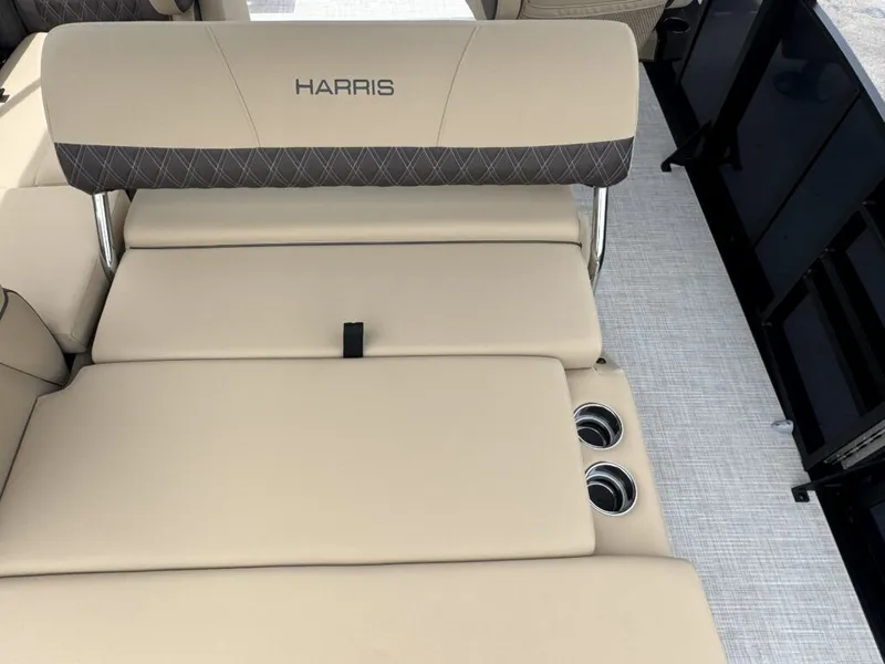 Slide: The Image of Harris SUN 210 boat seat with cup holders, model 2025. - 24