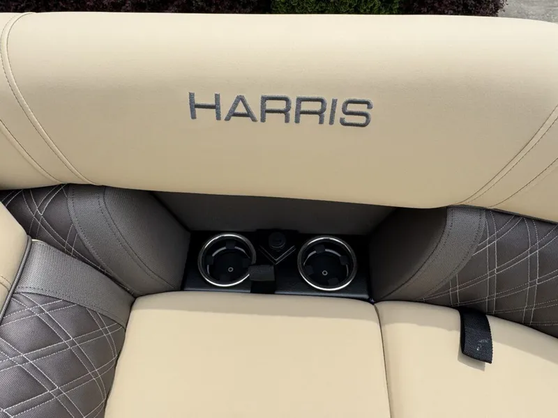 Slide: The Image of Harris SUN 210 boat seat with cup holders, model 2025. - 5