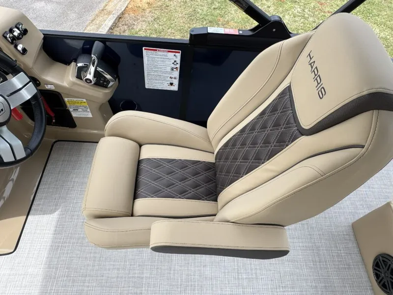 Slide: The Image of Harris SUN 210 boat seat, luxurious design, 2025 model. - 8