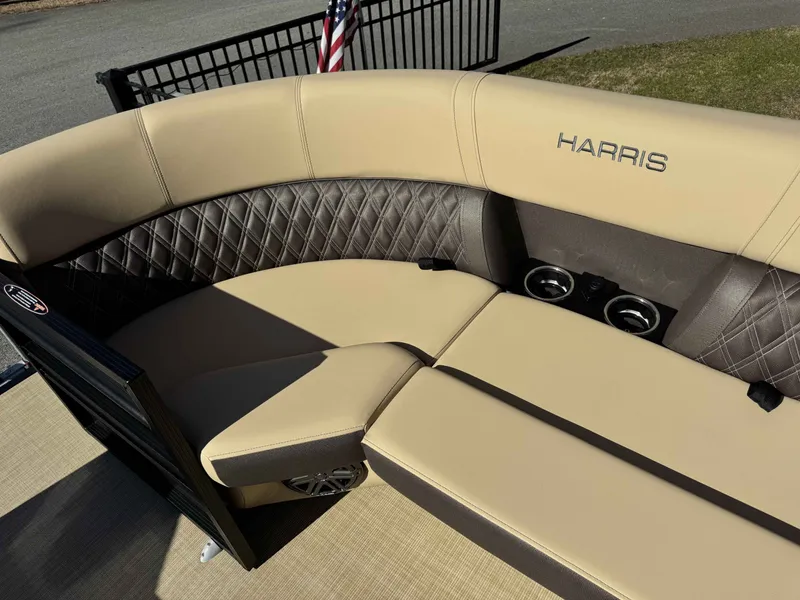 Slide: The Image of Luxurious seating on Harris SUN 250 pontoon boat, model year 2025. - 29