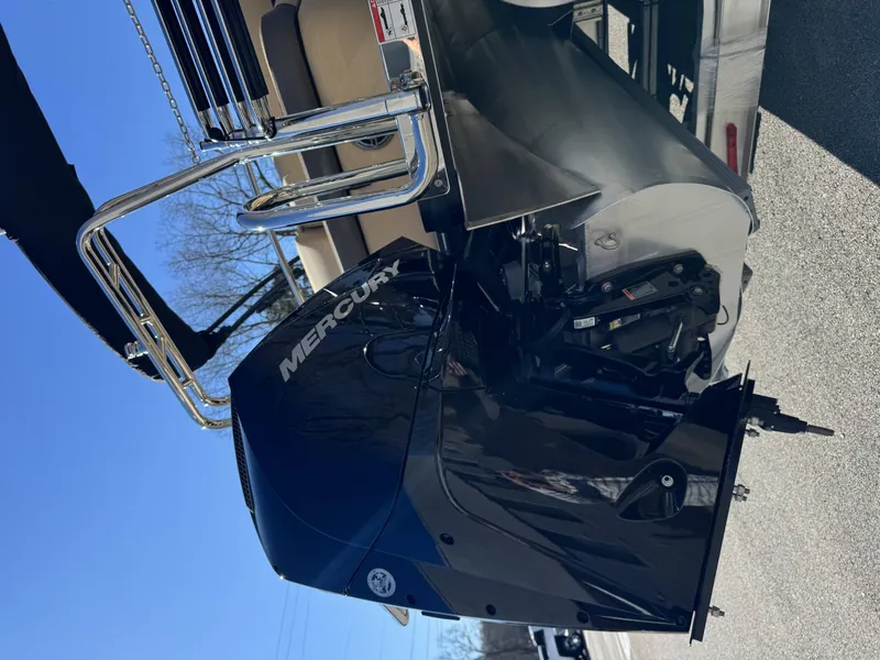 Slide: The Image of Harris SUN 250 boat with Mercury outboard motor, year 2025. - 39