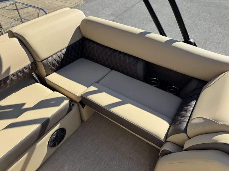Slide: The Image of Interior of Harris SUN 250 boat, beige upholstery, 2025 model. - 8