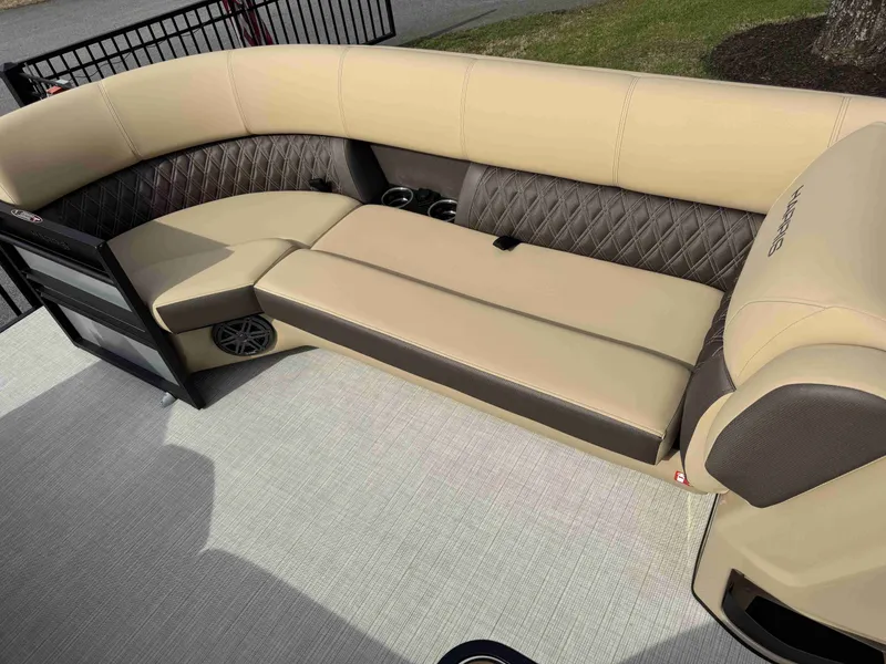 Slide: The Image of Luxurious seating on Harris SUN 250 SPORT 2025 pontoon boat. - 17