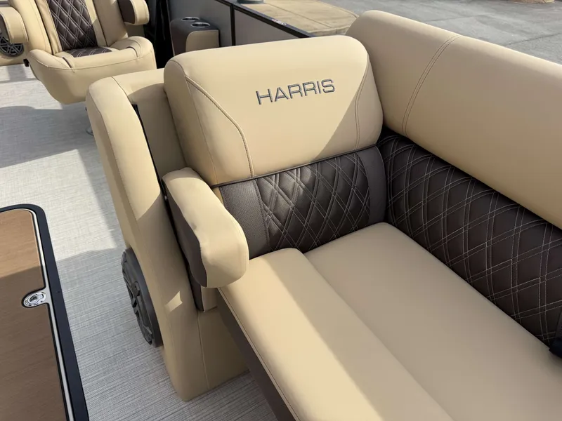 Slide: The Image of Luxurious seating in the Harris SUN 250 SPORT 2025 boat. - 23