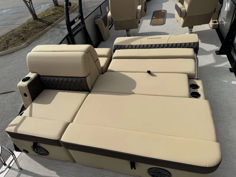 Slide: The Image of Harris SUN 250 SPORT 2025 with luxurious reclining seats. - 26