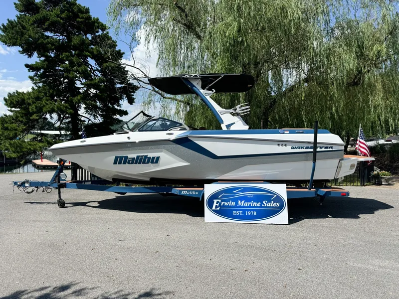 The Image of 2025 Malibu Wakesetter 22 MXZ boat at Erwin Marine Sales. - 1