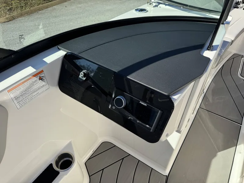 Slide: The Image of Interior view of the 2025 Sea Ray SDX270 SURF boat. - 15