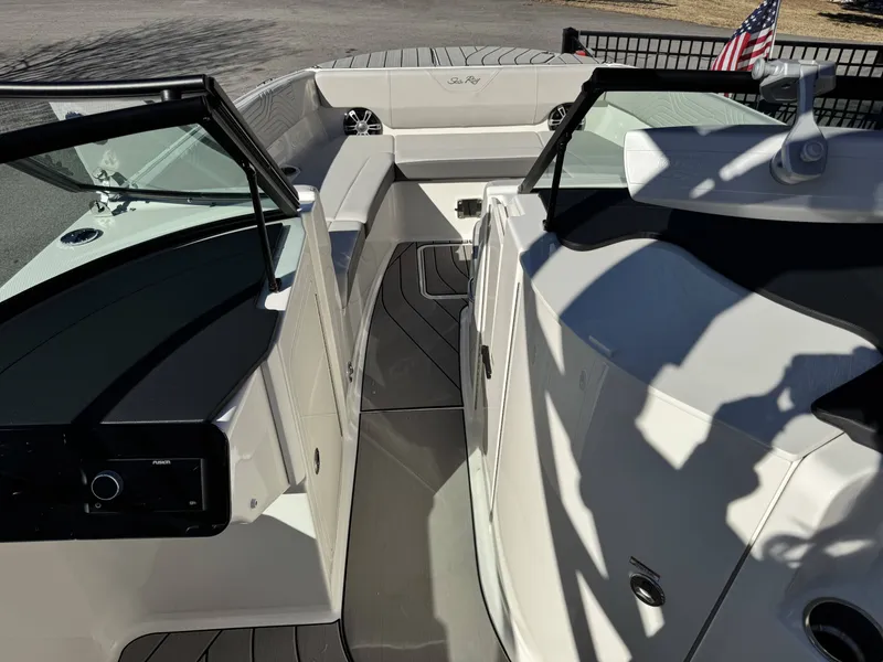 Slide: The Image of Interior of 2025 Sea Ray SDX270 SURF with sleek design. - 16