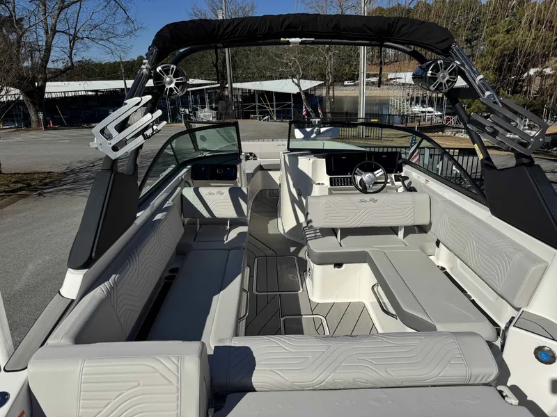 Slide: The Image of Interior view of the 2025 Sea Ray SDX270 SURF boat. - 31