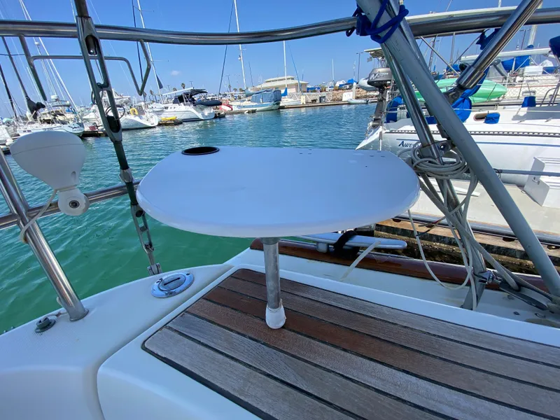 Slide: The Image of Cockpit of 2003 Beneteau 423 sailboat docked at marina. - 29
