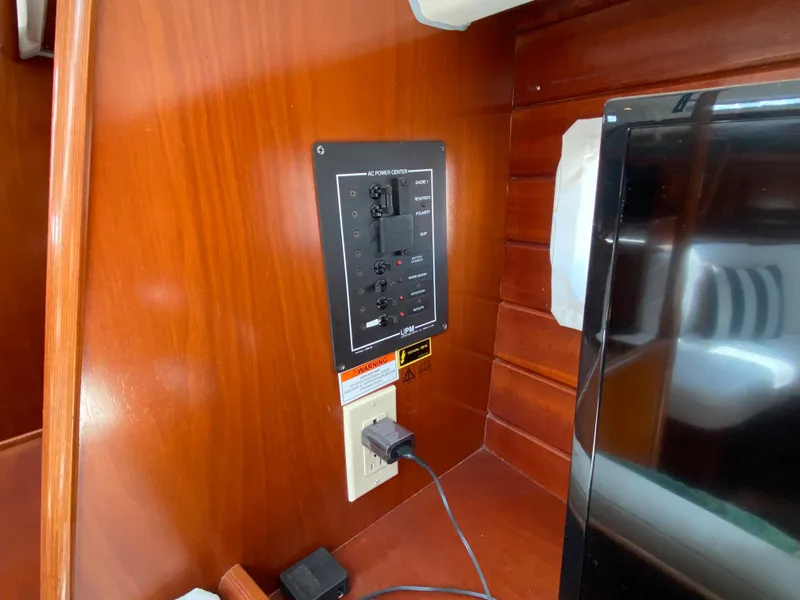 Slide: The Image of Beneteau 423 2003 - 50