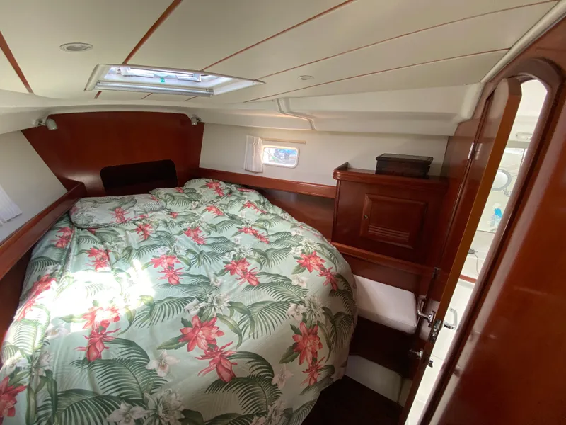Slide: The Image of Beneteau 423 2003 - 56