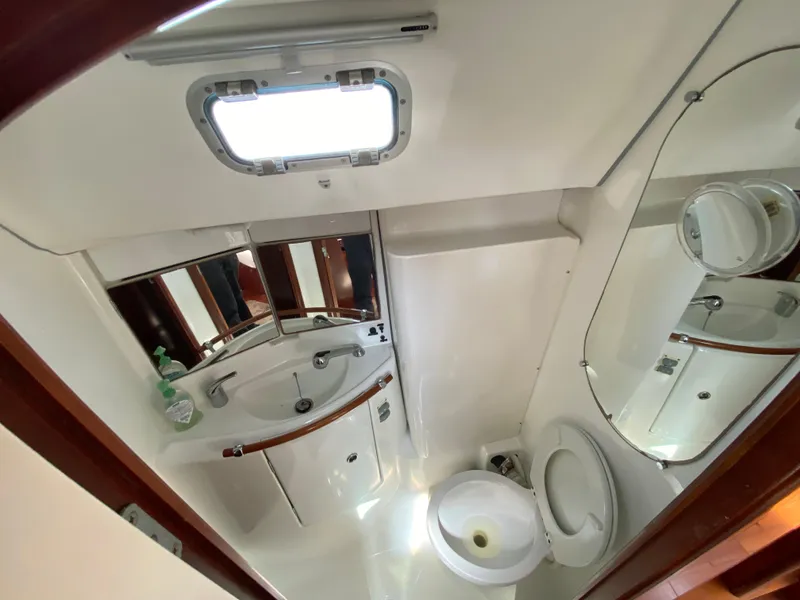 Slide: The Image of Beneteau 423 2003 - 62
