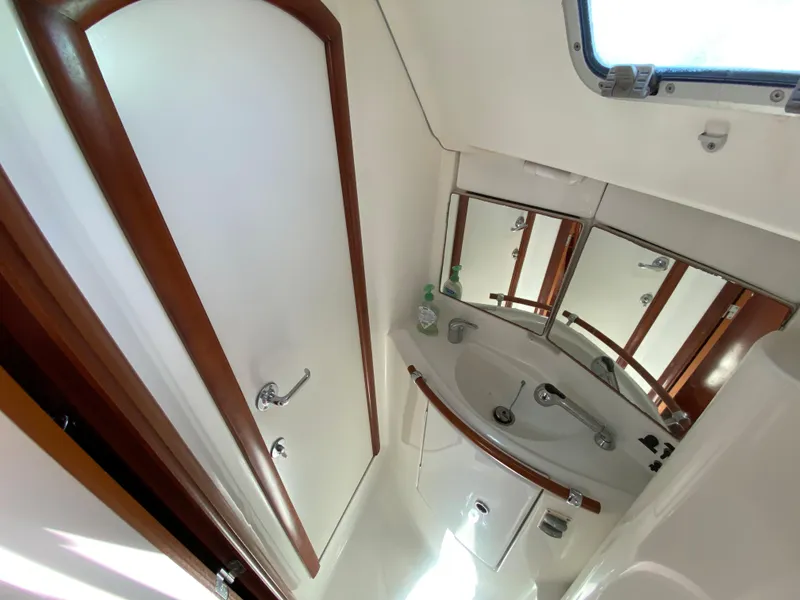 Slide: The Image of Beneteau 423 2003 - 63