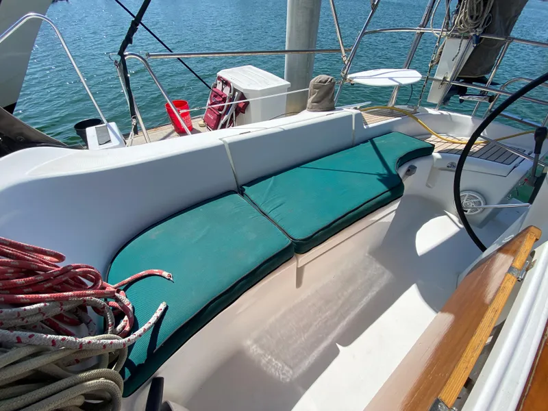 Slide: The Image of Beneteau 423 2003 - 76
