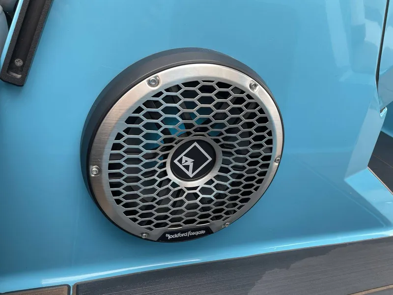 Slide: The Image of Rockford Fosgate speaker on blue HEYDAY WAKE BOATS H22, year 2022. - 27