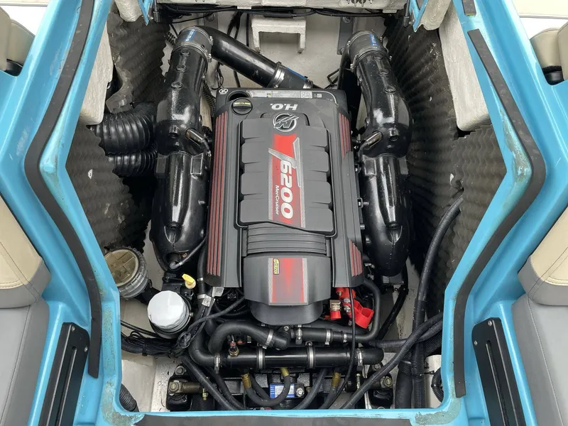 Slide: The Image of Engine compartment of 2022 HEYDAY WAKE BOATS H22. - 34