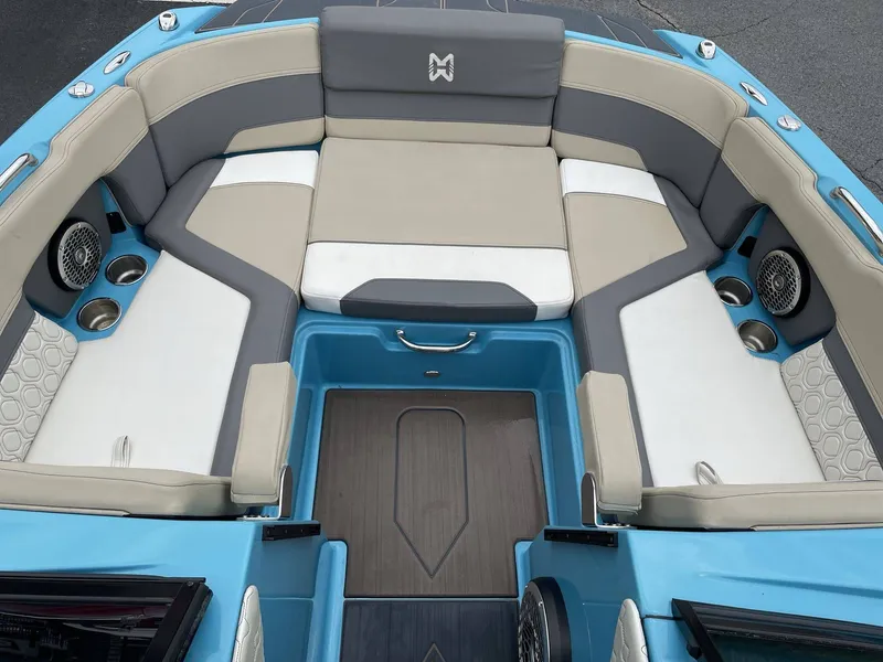 Slide: The Image of Interior of 2022 HEYDAY WAKE BOATS H22 with blue and gray seating. - 36
