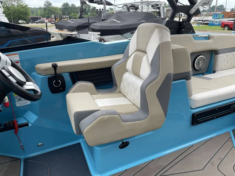 Slide: The Image of Interior of a 2022 HEYDAY WAKE BOATS H22 with beige seat. - 39