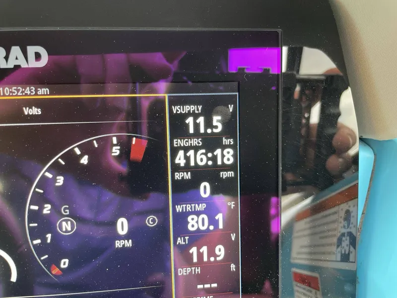 Slide: The Image of Dashboard display of a 2022 HEYDAY WAKE BOATS H22. - 42