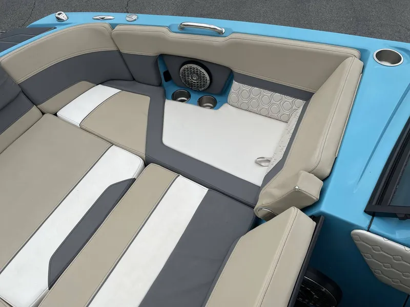 Slide: The Image of Interior of 2022 HEYDAY WAKE BOATS H22 with gray and beige upholstery. - 7