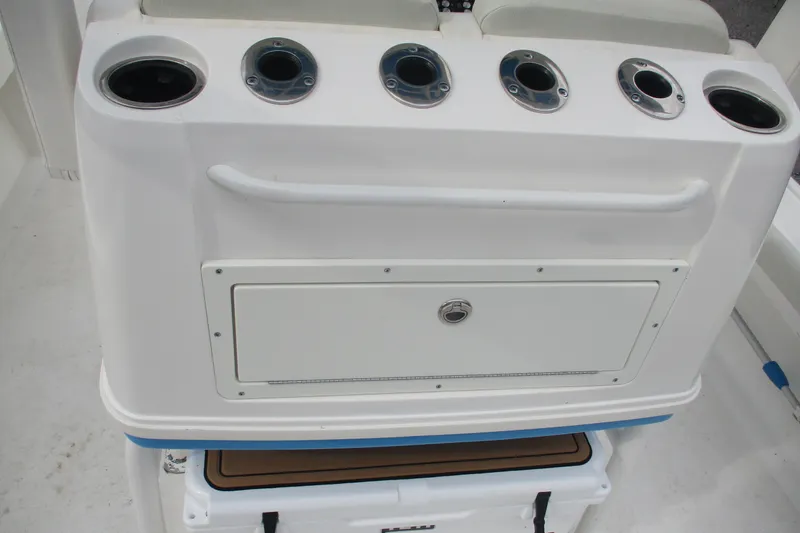 Slide: The Image of Rod holders and storage on a 2020 Caymas 28 HB boat. - 9
