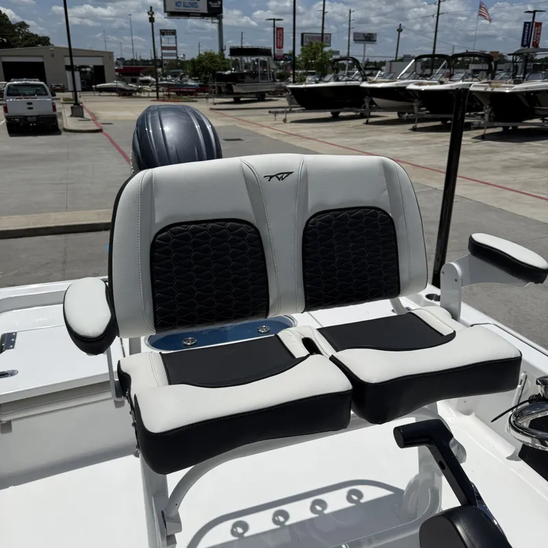 Slide: The Image of Tidewater 2110 Bay Max 2026 - 18