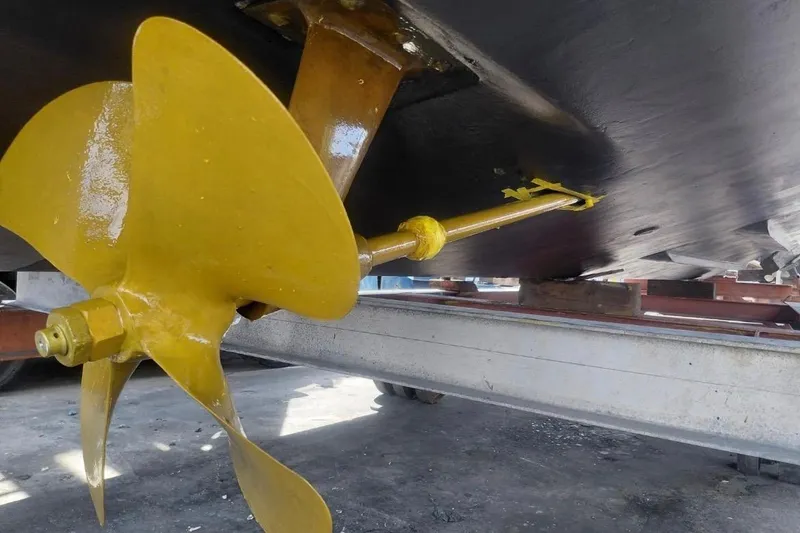 Slide: The Image of Propeller of 2008 Sea Ray 380 Sundancer boat on dry dock for maintenance. - 7