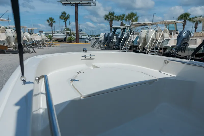 Slide: The Image of Boston Whaler 130 Super Sport 2027 - 8