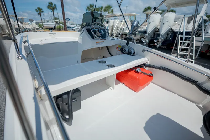 Slide: The Image of Boston Whaler 130 Super Sport 2027 - 14