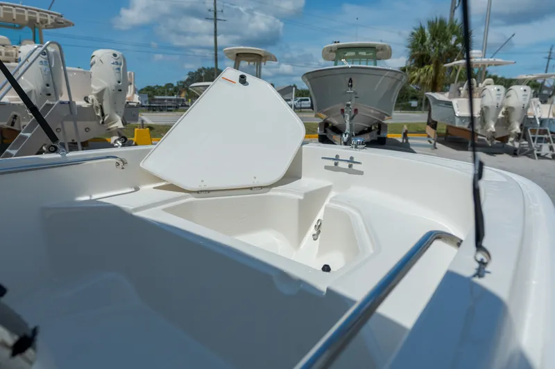 Slide: The Image of Boston Whaler 130 Super Sport 2027 - 9